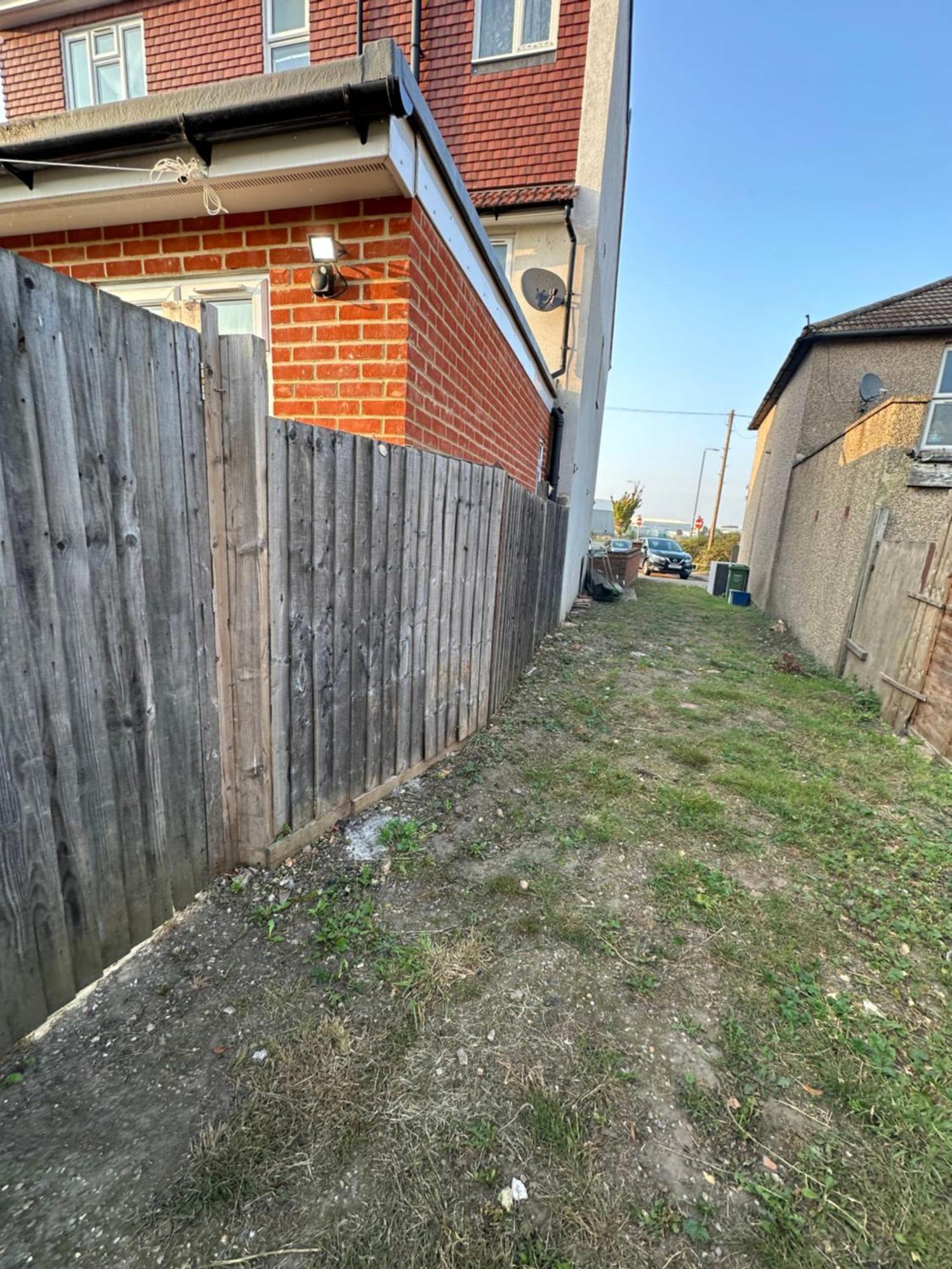 Luxury Ensuite Studio In Crayford Dartford Bexley London With Full Kitchen And Side Garden Alleyway Entrance Erith エクステリア 写真
