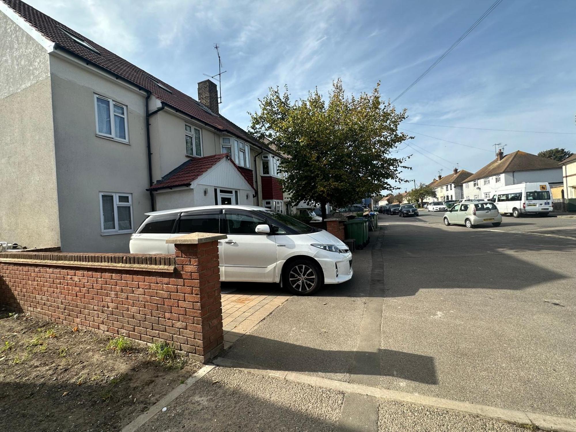 Luxury Ensuite Studio In Crayford Dartford Bexley London With Full Kitchen And Side Garden Alleyway Entrance Erith エクステリア 写真