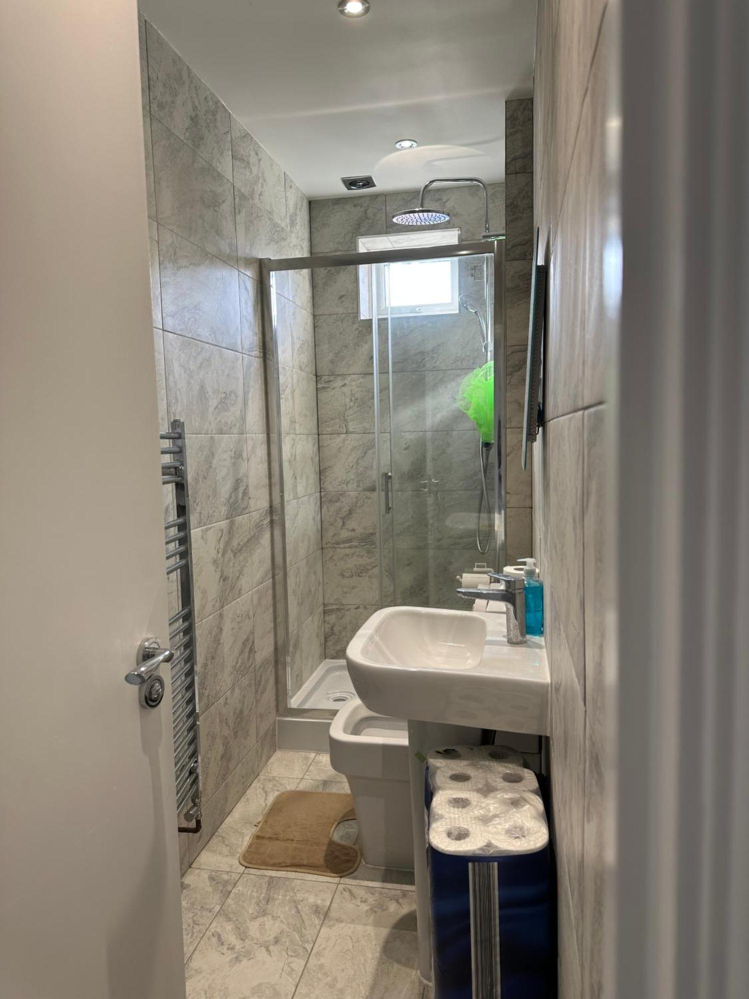 Luxury Ensuite Studio In Crayford Dartford Bexley London With Full Kitchen And Side Garden Alleyway Entrance Erith エクステリア 写真