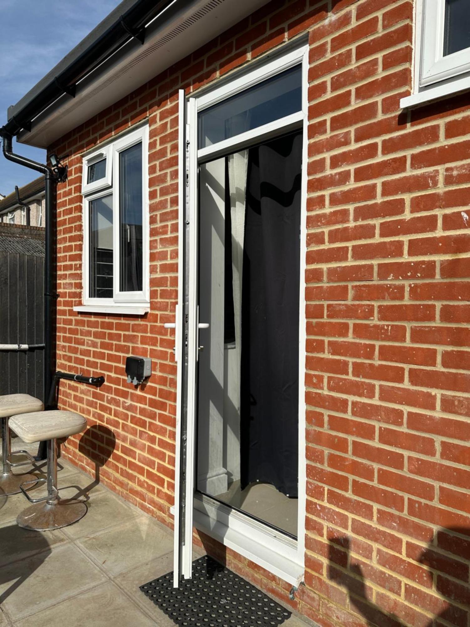 Luxury Ensuite Studio In Crayford Dartford Bexley London With Full Kitchen And Side Garden Alleyway Entrance Erith エクステリア 写真